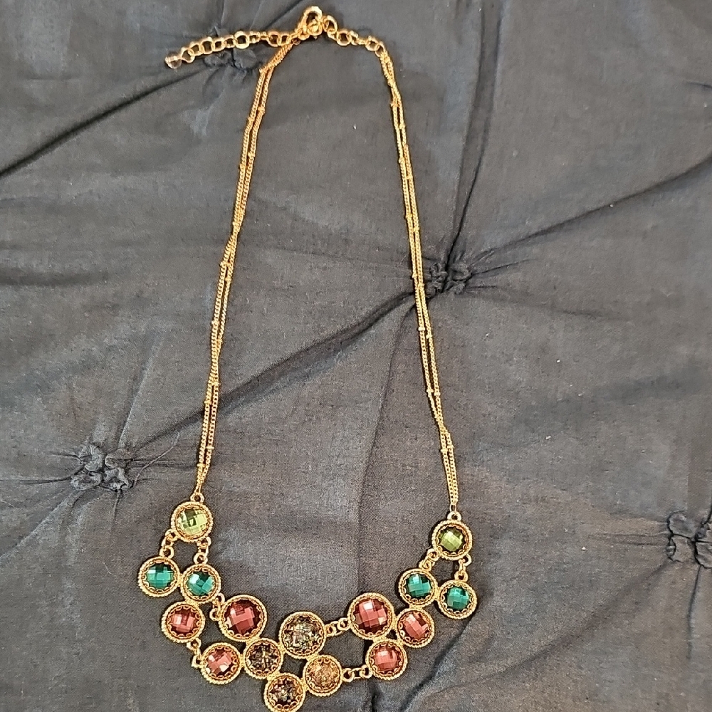 Elegant Gold and Green Necklace